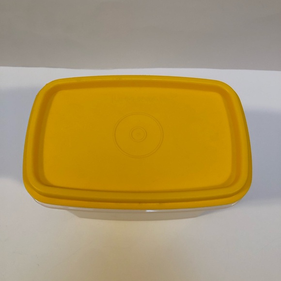 Tupperware Small Container with Yellow Lid EUC - Picture 3 of 13